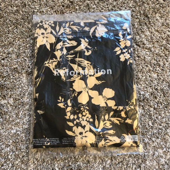 Reformation Frankie Silk Dress - Gisele - Picture 5 of 7